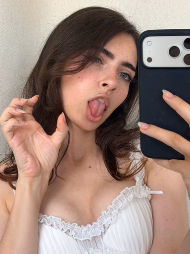 Chloé (@chloemarini) OnlyFans