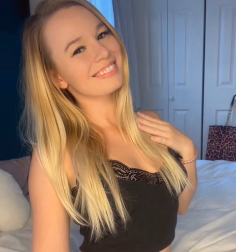 Princess Puddles (@lilygardner) OnlyFans