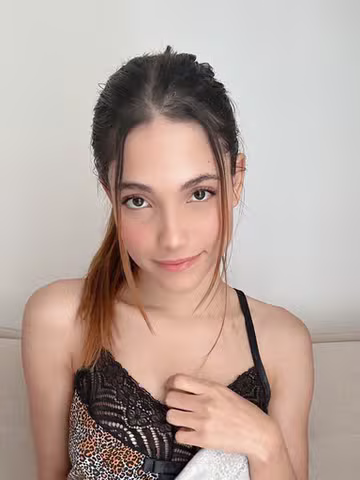 Larissa (@lovelari) OnlyFans: previous avatar
