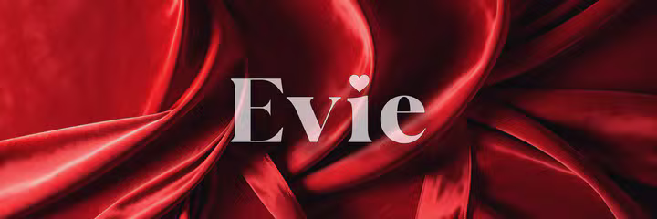 Evie Love (@lovelyeviexoxo) OnlyFans