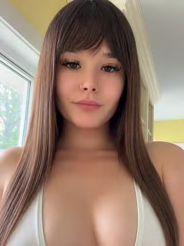 Maeva (@tinymaeva) OnlyFans: current avatar