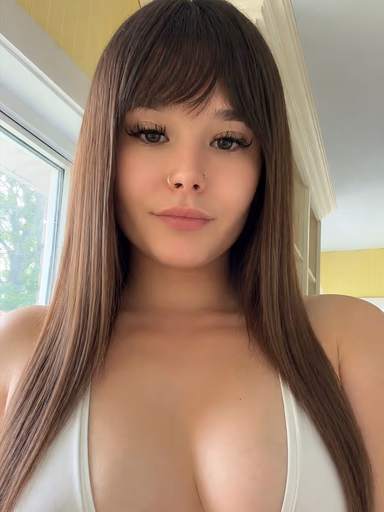 Maeva (@tinymaeva) OnlyFans